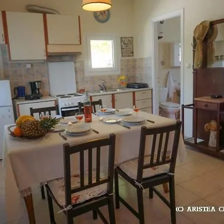 Holiday home Adonino Residence-the House Of Pomegranates Lakithra