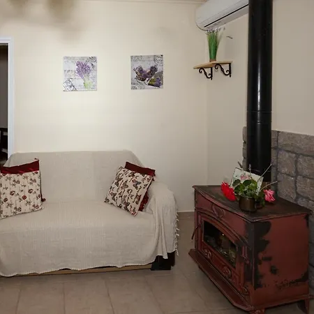 Holiday home Adonino Residence-the House Of Pomegranates Lakithra