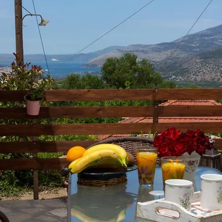 Adonino Residence-the House Of Pomegranates Holiday home
