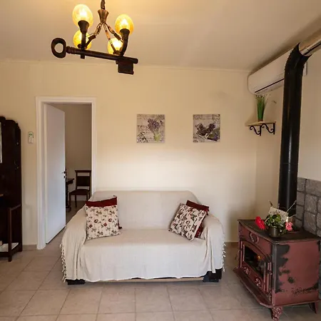 Adonino Residence-the House Of Pomegranates بيت للعطل Lakíthra