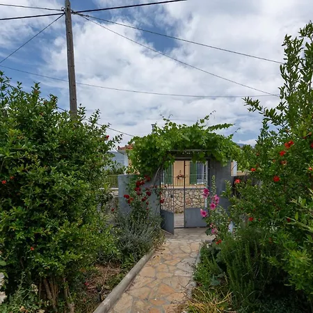 Adonino Residence-the House Of Pomegranates بيت للعطل