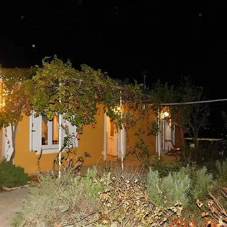 Adonino Residence-the House Of Pomegranates בית נופש