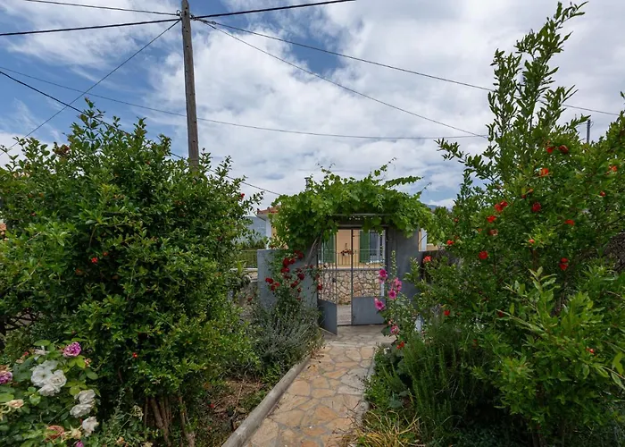 Adonino Residence-the House Of Pomegranates Ferienhaus